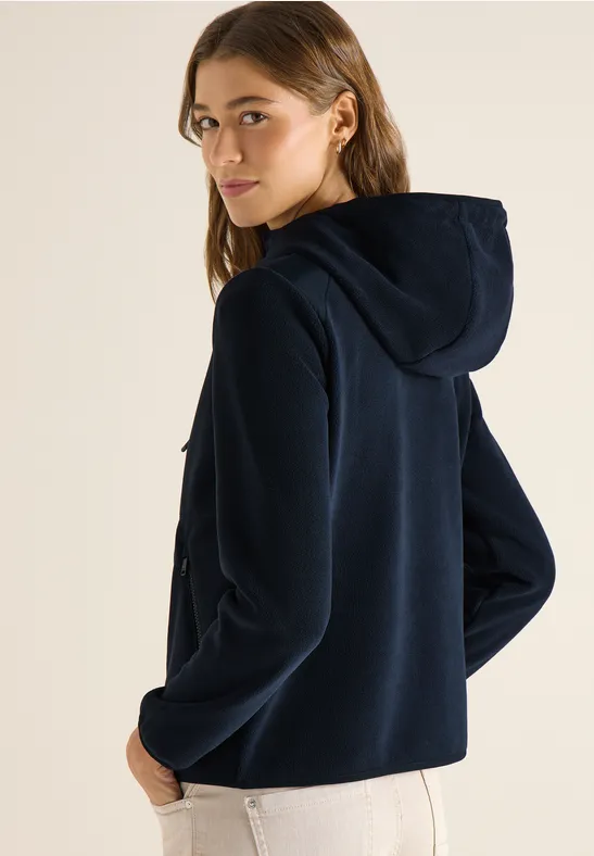 Weiche Fleecejacke mit Kapuze