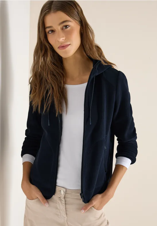 Weiche Fleecejacke mit Kapuze