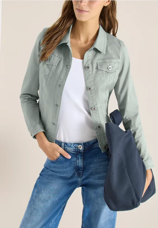 Klassische farbige Denim-Trucker-Jacke