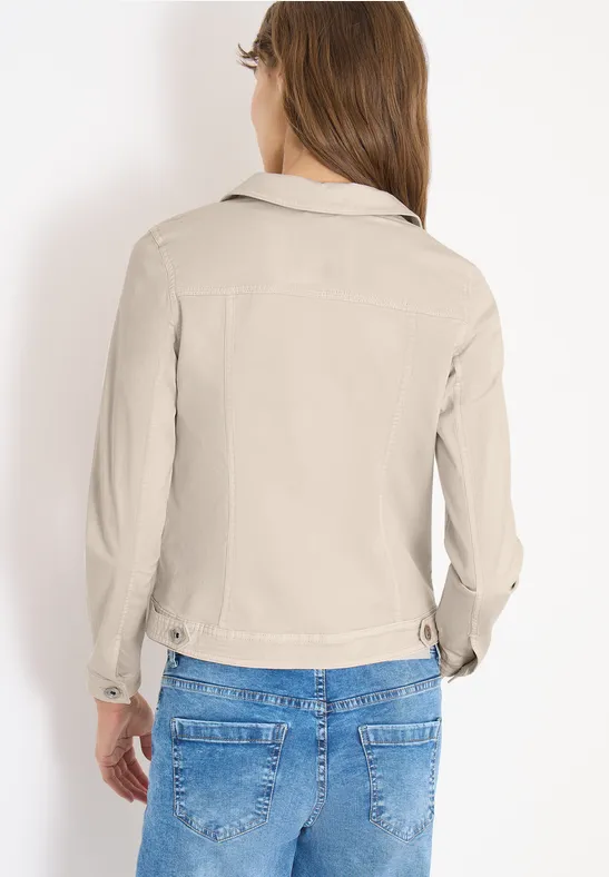 Klassische farbige Denim-Jacke