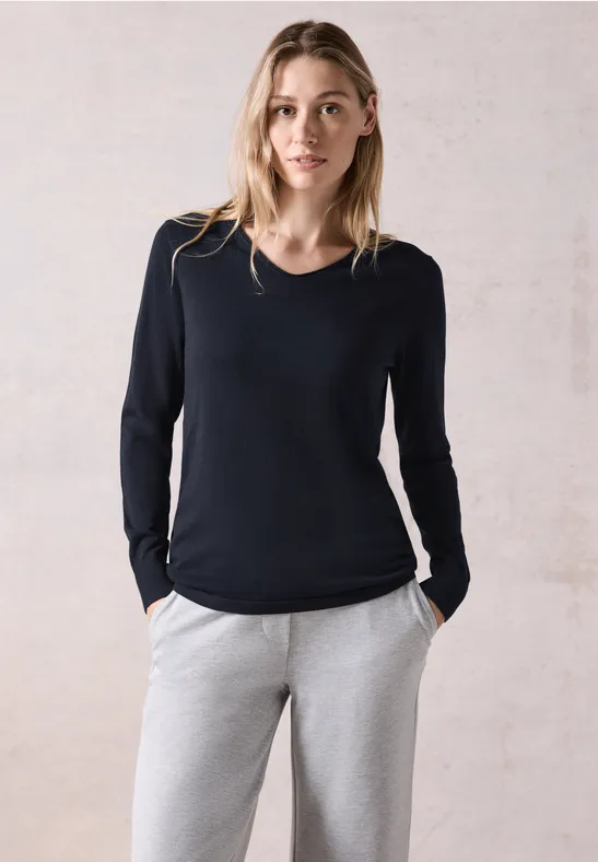 Feinstrickpullover mit V-Ausschnitt