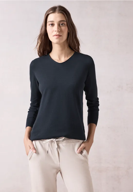 Feinstrickpullover mit V-Ausschnitt