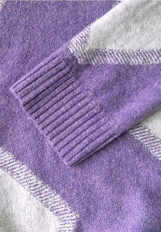 Gemusterter Feinstrickpullover mit Grafikprint