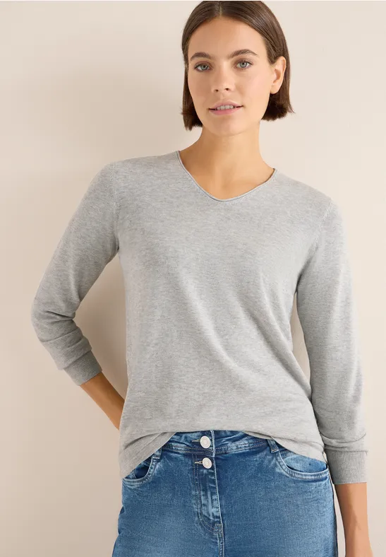 Weicher Strickpullover mit V-Ausschnitt