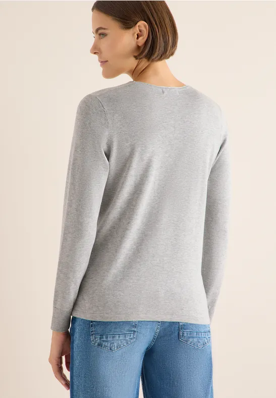 Weicher Strickpullover mit V-Ausschnitt
