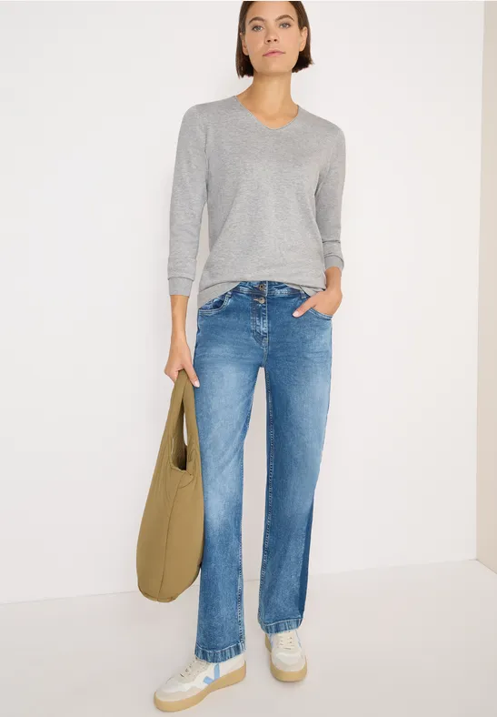 Weicher Strickpullover mit V-Ausschnitt