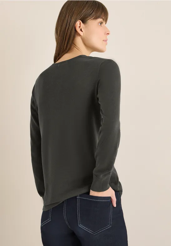 Essenzieller Strickpullover mit V-Ausschnitt