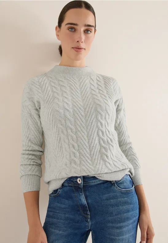 Strukturierter Rollkragenpullover mit Zopfmuster