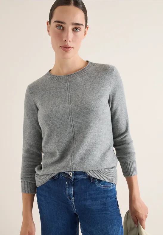 Weicher Strickpullover mit Ziernaht vorne