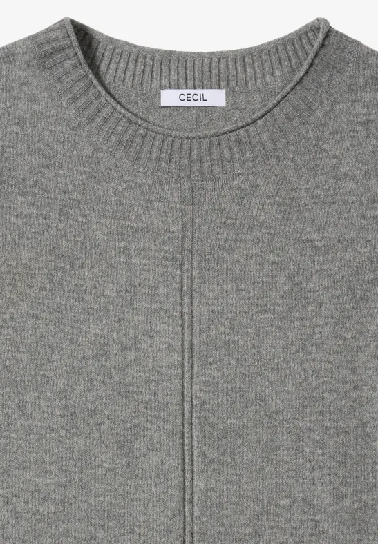 Weicher Strickpullover mit Ziernaht vorne