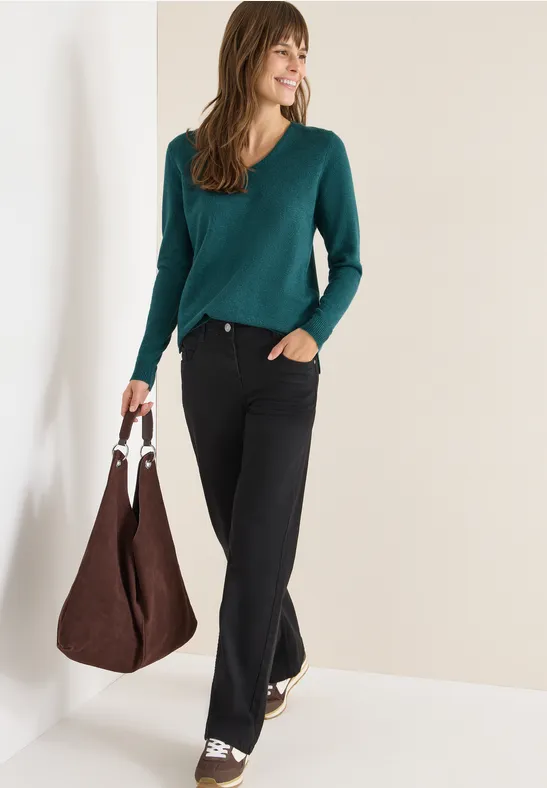 Kuscheliger Strickpullover mit V-Ausschnitt