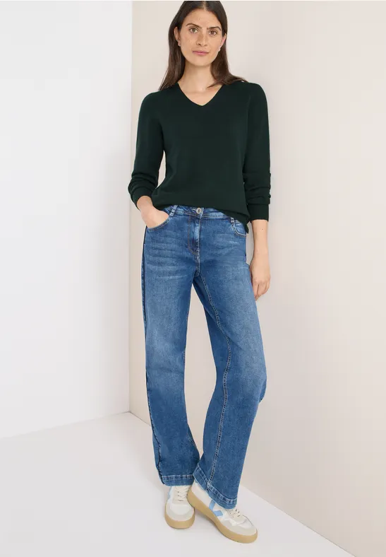 Kuscheliger Strickpullover mit V-Ausschnitt