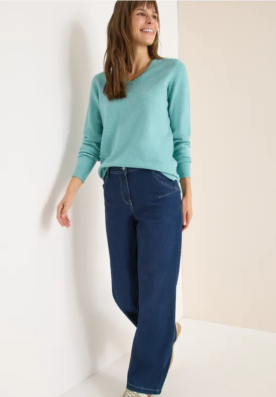 Kuscheliger Strickpullover mit V-Ausschnitt