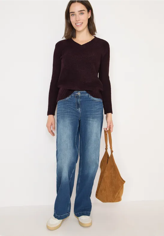 Kuscheliger Bouclé-Pullover mit V-Ausschnitt