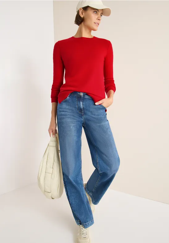 Kuscheliger Pullover mit Zopfstrick-Details