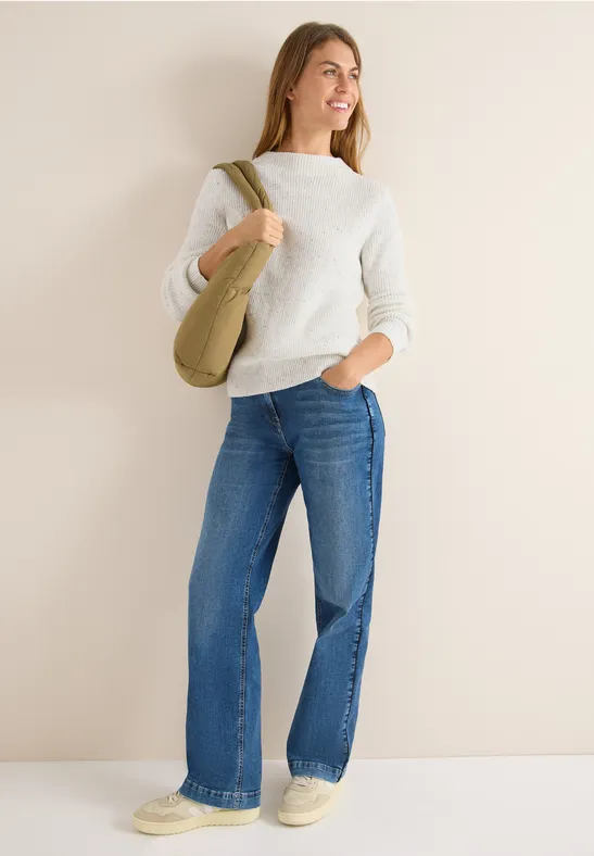 Gesprenkelter Strickpullover mit Stehkragen