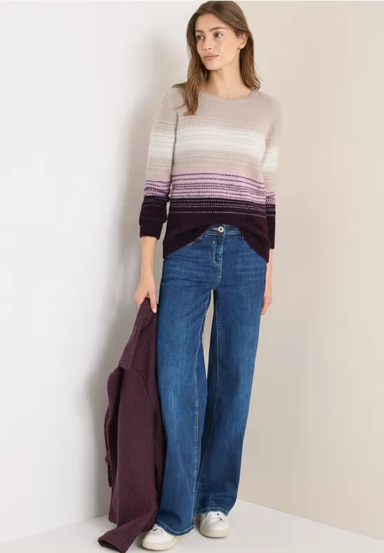 Gestreifter Federgarn-Strickpullover