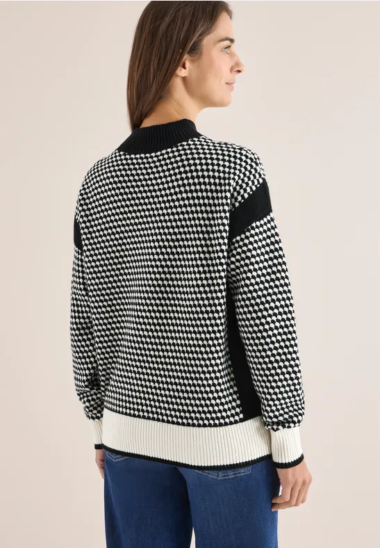 Strukturierter Strickpullover mit Stehkragen