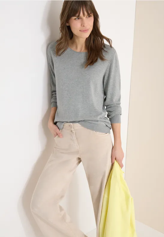 Minimalistischer Feinstrickpullover mit Rundhals