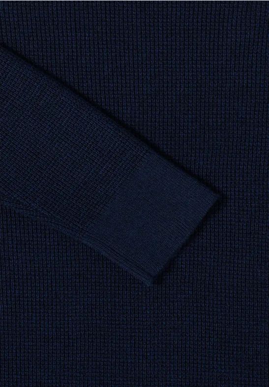 Feinstrickpullover mit U-Boot-Ausschnitt