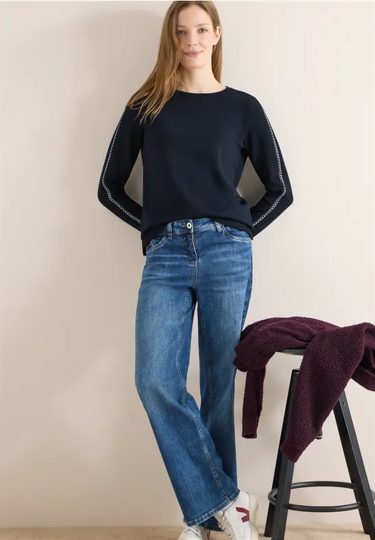 Lässiges Sweatshirt mit Ärmelstickerei