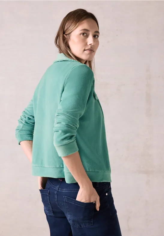 Weiche Cordjacke im Hemdstil