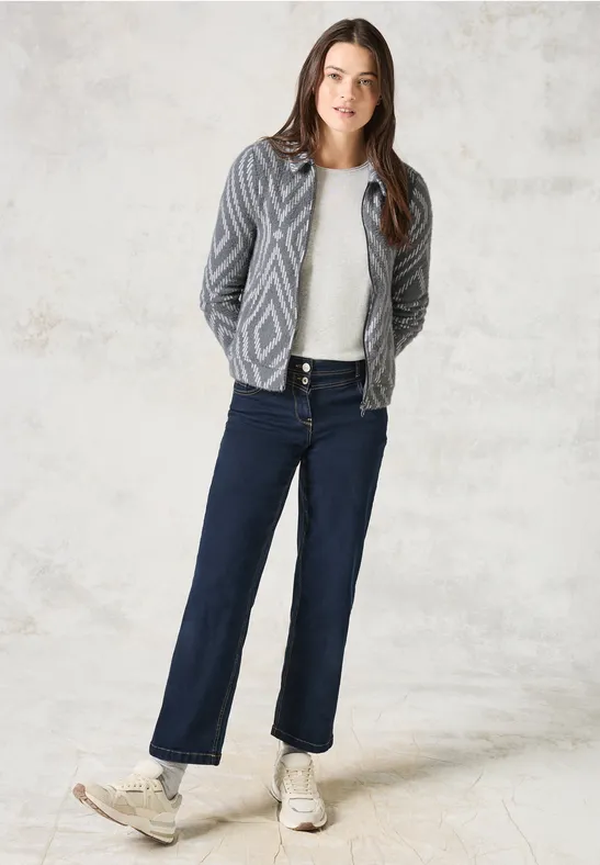 Strickjacke mit geometrischem Rautenmuster
