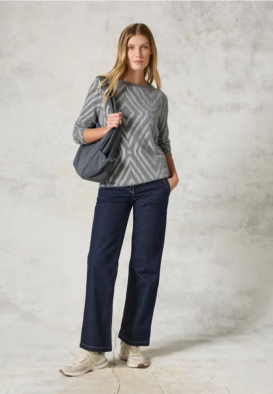 Flauschiger Pullover mit grafischem Rautenmuster