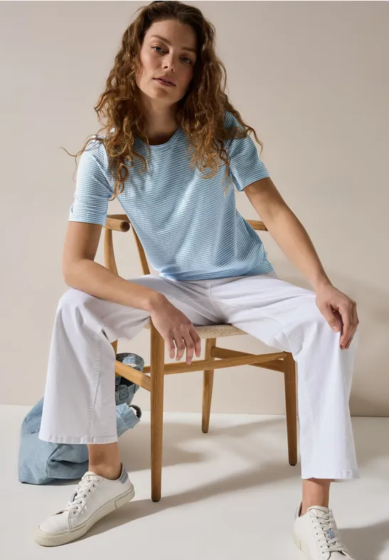 Gestreiftes T-Shirt mit Struktur
