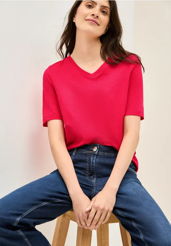 Essentielles T-Shirt mit V-Ausschnitt