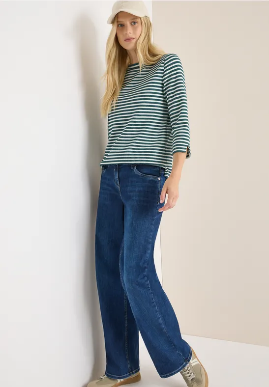Gestreiftes Strukturshirt mit U-Boot-Ausschnitt