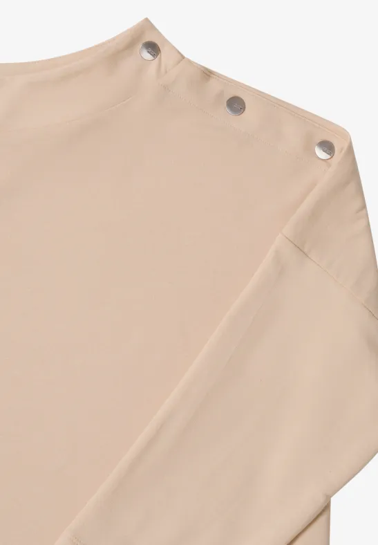 Top mit Stehkragen und Knopfdetail