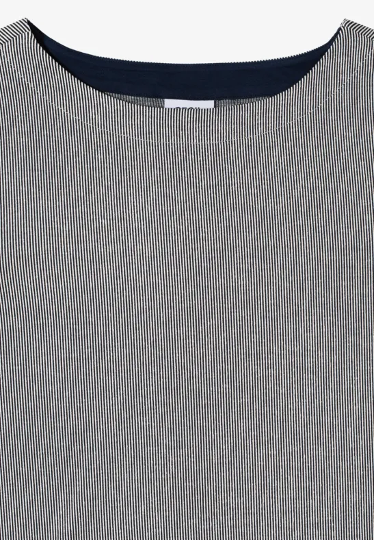 Feingestreiftes Shirt mit U-Boot-Ausschnitt