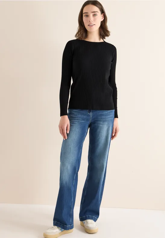 Klassisches Rippshirt mit U-Boot-Ausschnitt