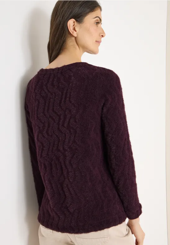 Flauschiges Jacquard-Oberteil aus Federgarn