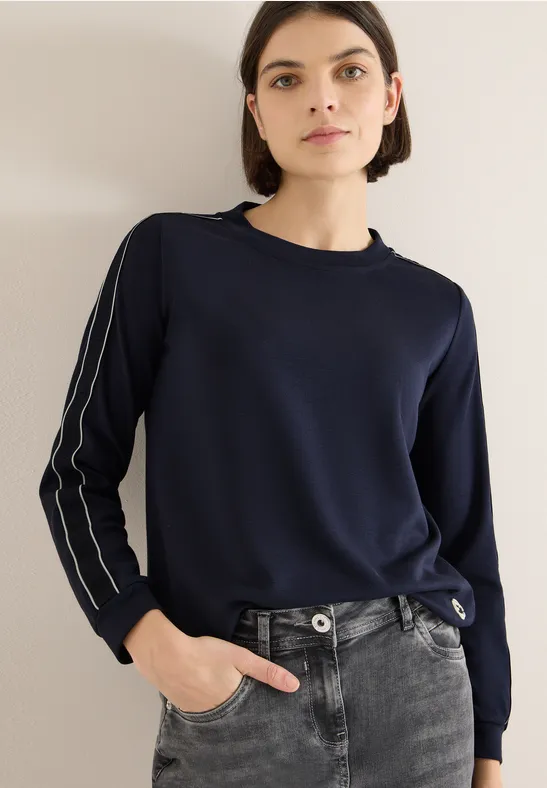 Sportliches Langarmshirt mit Tape-Besatz