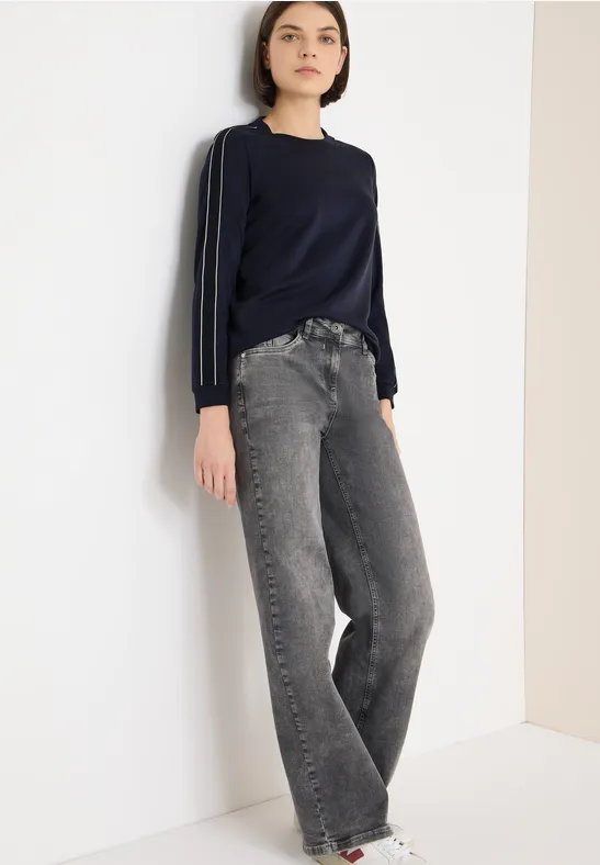 Sportliches Langarmshirt mit Tape-Besatz