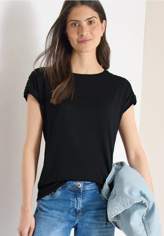 Weiches Modal-Shirt mit U-Boot-Ausschnitt