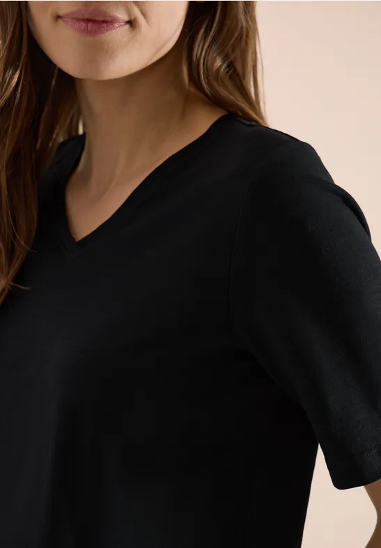 Essentielles V-Ausschnitt T-Shirt aus Flammgarn