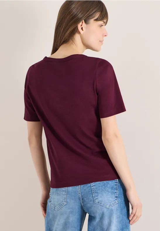 Essentielles Baumwollshirt mit U-Boot-Ausschnitt