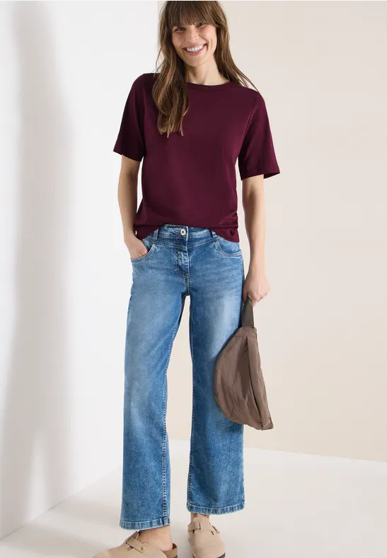 Essentielles Baumwollshirt mit U-Boot-Ausschnitt