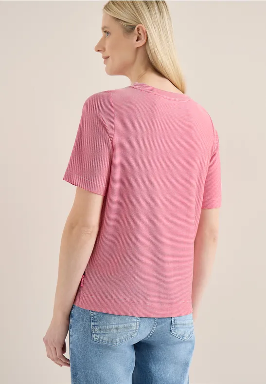 Feingestreiftes T-Shirt mit U-Boot-Ausschnitt