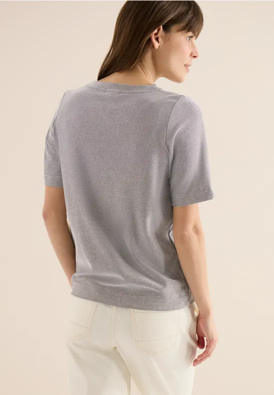 Gestreiftes Strukturshirt mit U-Boot-Ausschnitt
