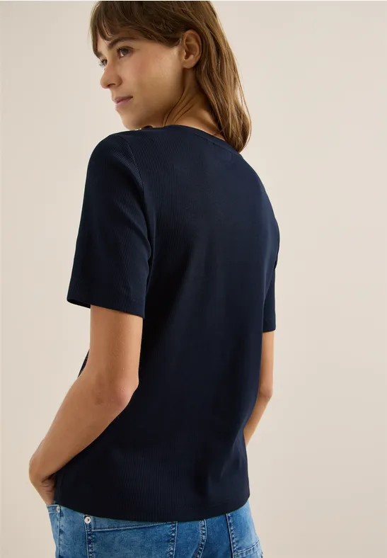 Kurzärmeliges Basic-Shirt in Rippstruktur
