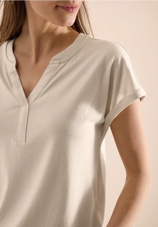 Lässiges Shirt mit Split-Neck