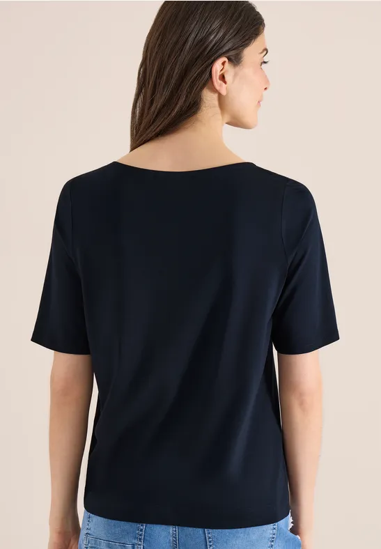 Jersey-Shirt mit Wording-Print und U-Boot-Ausschnitt