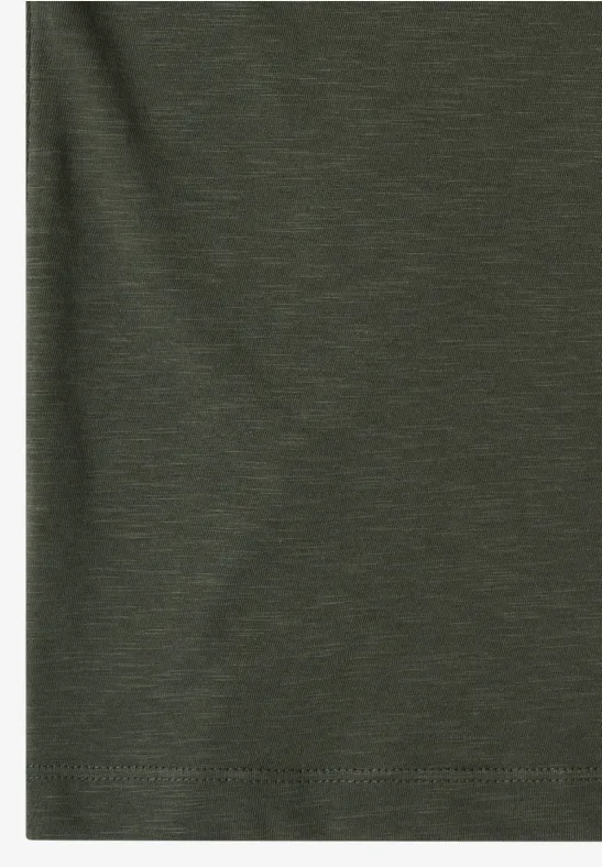 Legeres Slub-Shirt mit U-Boot-Ausschnitt