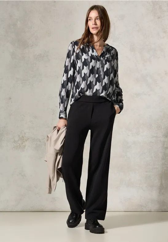 Bedruckte Bluse mit grafischem Muster
