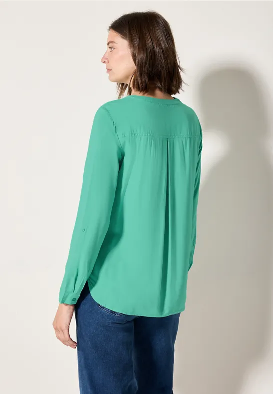 Leuchtende Viskosebluse mit Knopfleiste