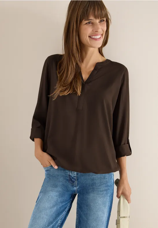 Viskosebluse mit geschlitztem Rundhals